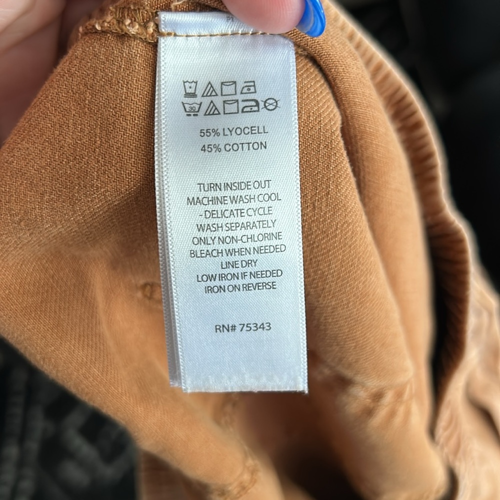Nicole Miller Tan Cargo Pants Relaxed Fit - Picture 5 of 5